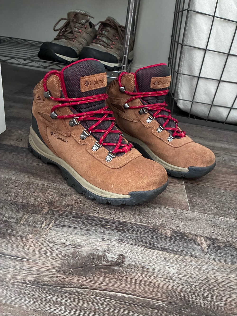 Columbia Newton Ridge Waterproof Hiking Boot size 9.5